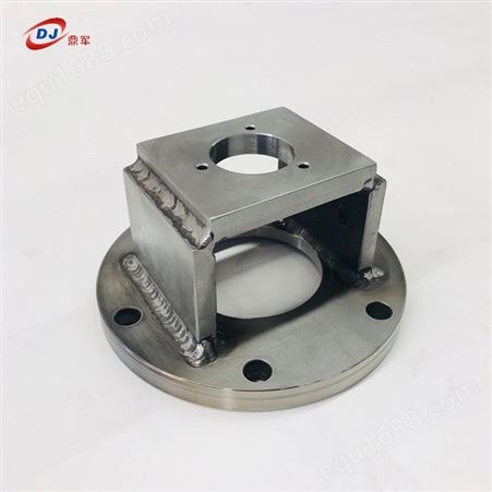 CNC加工中 心氩弧焊加工的马达固定座氩弧焊焊接