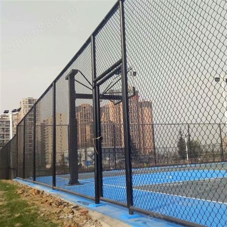 商际商贸足球场防护网4米高绿色包塑勾花围网学校运动场围栏供应