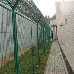公路护栏网 框架护栏网 博乐公路隔离栅 绿色焊接隔离栅