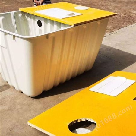 呼和浩特新型农村直排化粪池 玻璃钢单坑直排式厕所化粪池供应